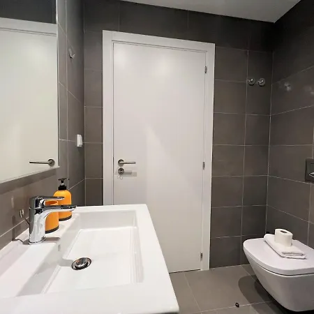 Panoramic View With Pool By Homing Apartment