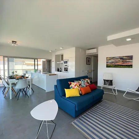 Panoramic View With Pool By Homing Apartment